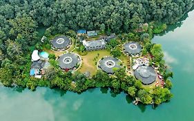 Fish Tail Lodge
